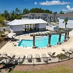 Entire Home- Gorgeous 3Br Townhome Pool, Grill, Washer, Dryer, 2 Free Drive Up Spaces Sleeps 6 Close To Everything Pcb!