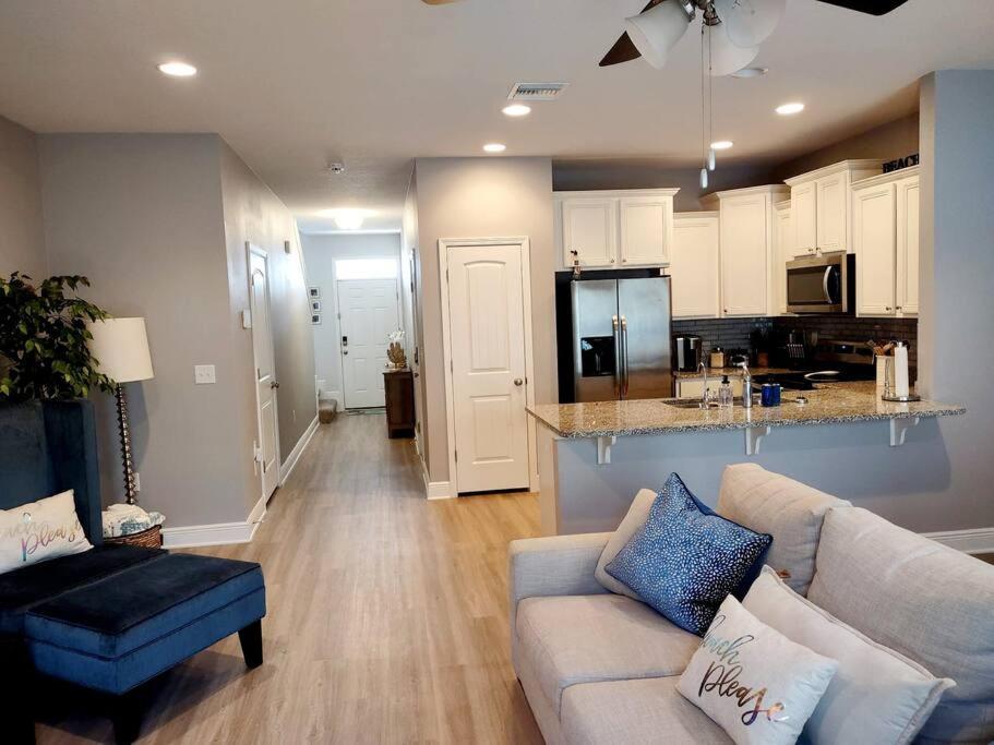 Coastal Oasis: 3br Townhome With Pool Near Pcb Attractions *