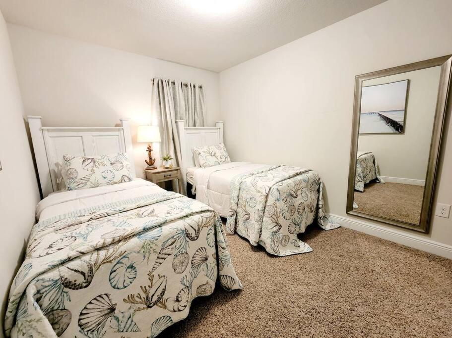 Holiday home Coastal Oasis: 3br Townhome With Pool Near Pcb Attractions