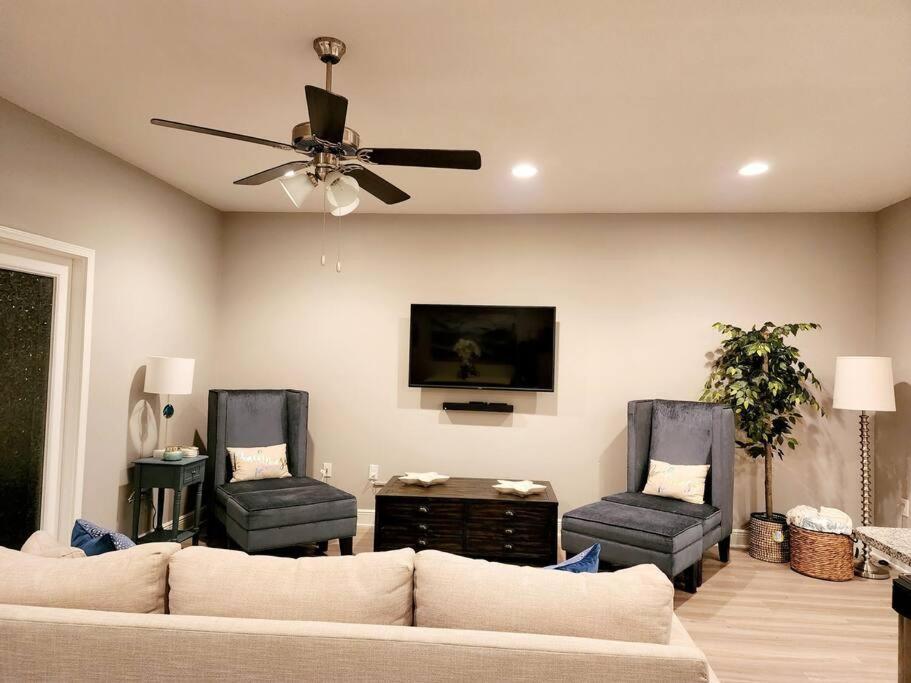 Coastal Oasis: 3br Townhome With Pool Near Pcb Attractions Holiday home *